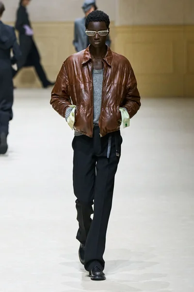 Look 19